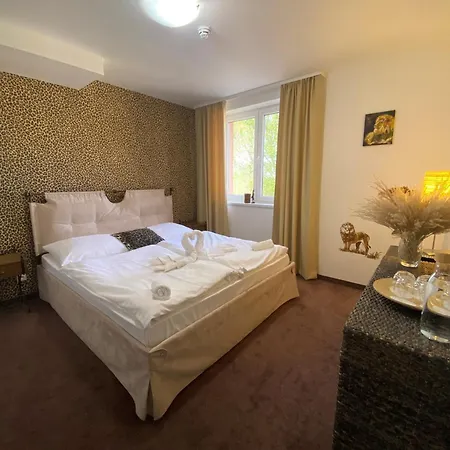 Malkia Orechova Poton