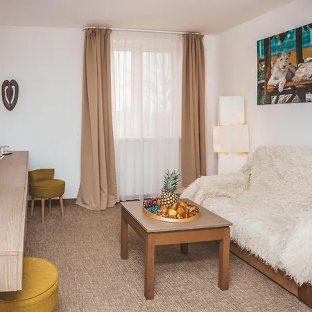 Malkia Orechova Poton