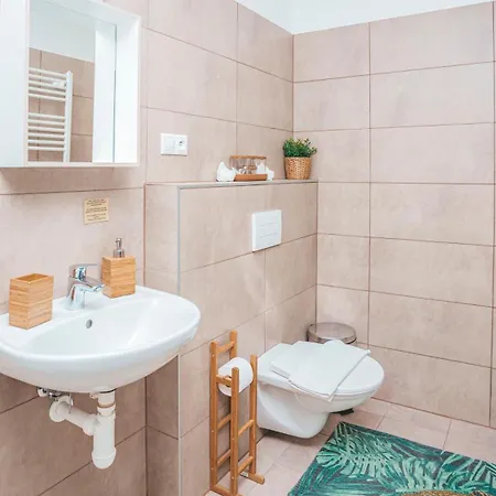 Malkia Orechova Poton