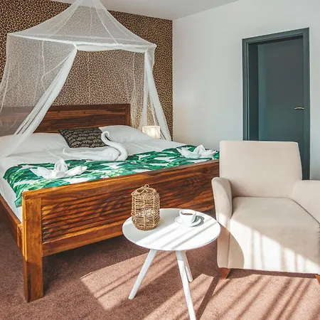 Malkia Orechova Poton