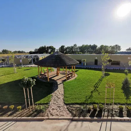 Malkia Гостевой дом Орехова-Потуонь