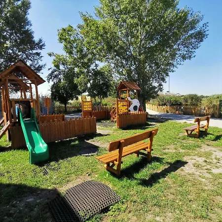 Malkia 3* Orechová Potôň
